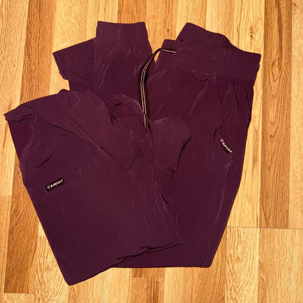 Ariat Burgundy Women's Scrub Set